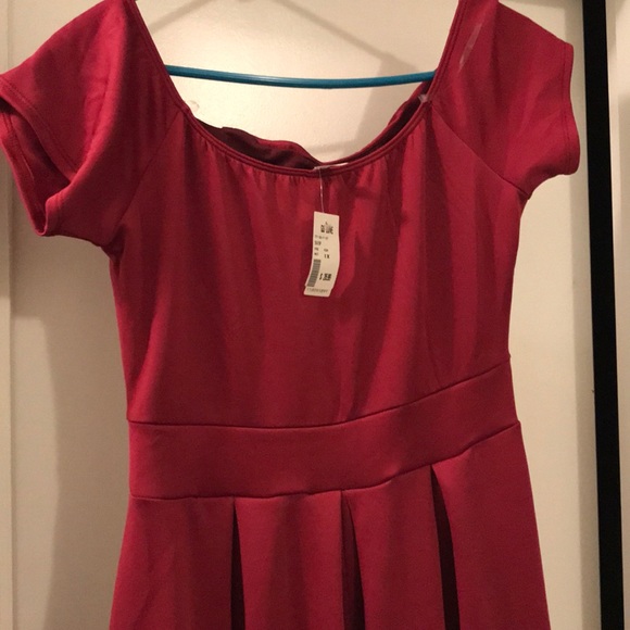 Dress (berry and stretchy) - Picture 5 of 5